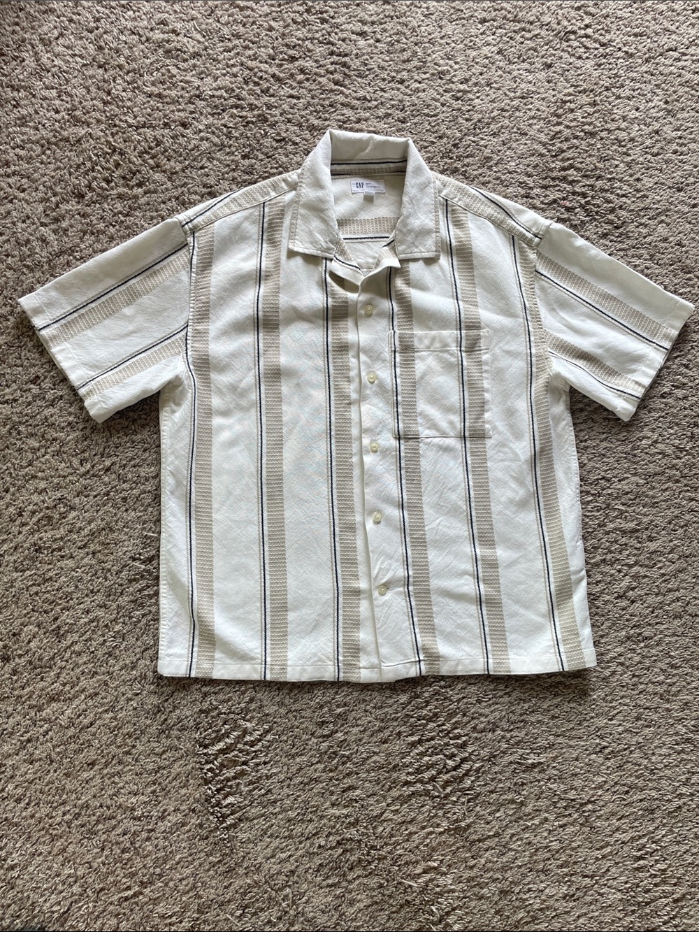 GAP Cream and Light Gray Striped Short-Sleeve Button-Down